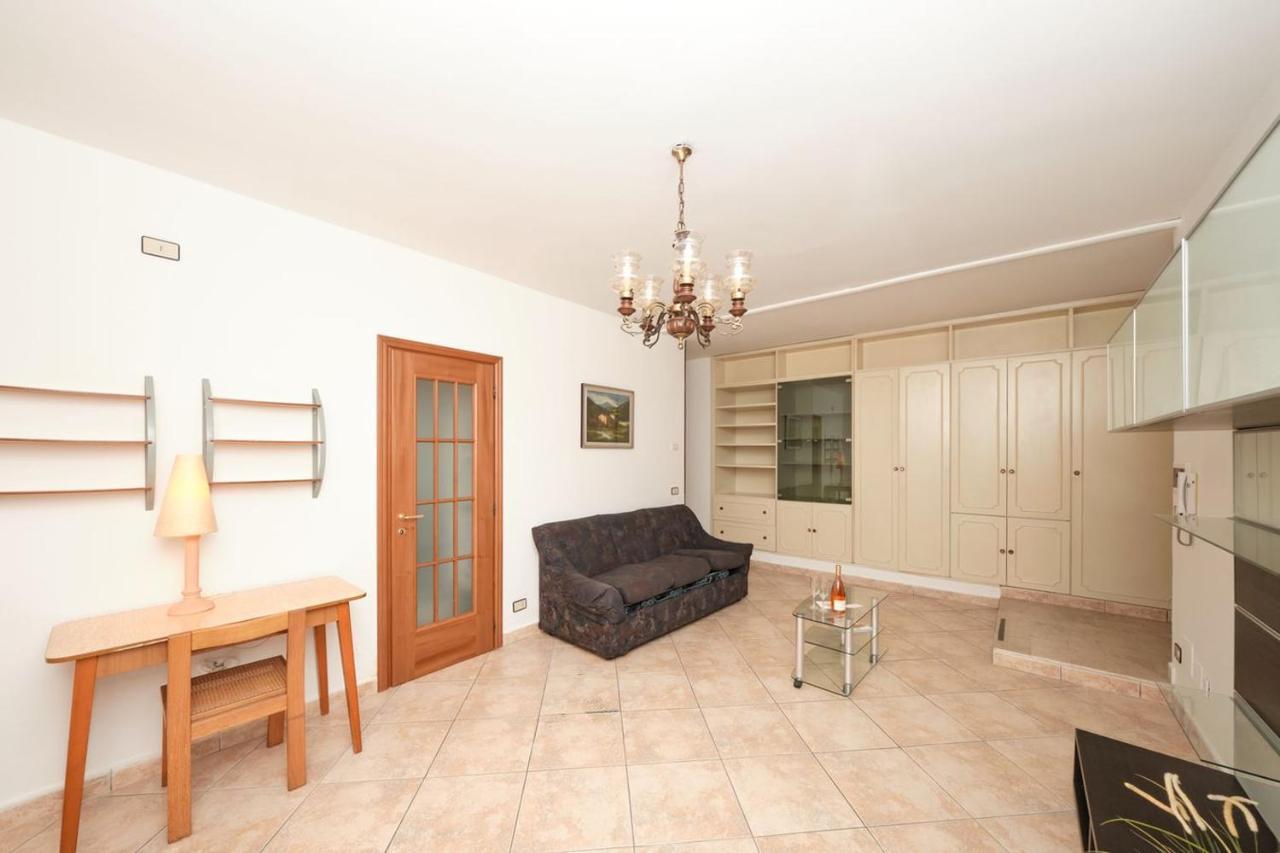 Appartamento Floriana Desenzano del Garda Exterior photo