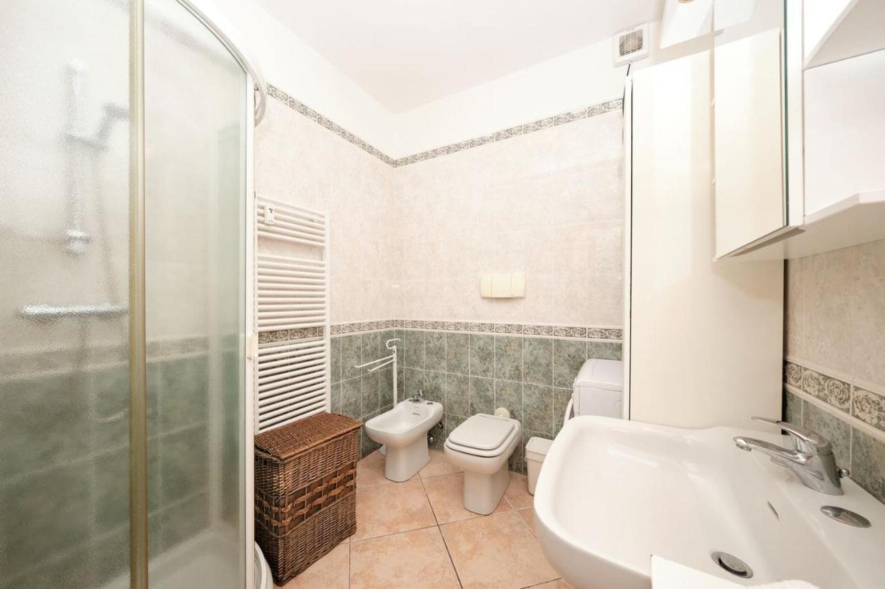 Appartamento Floriana Desenzano del Garda Exterior photo