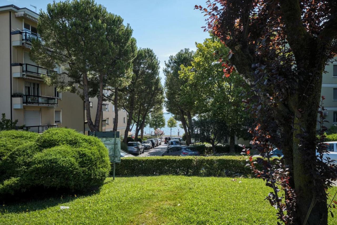 Appartamento Floriana Desenzano del Garda Exterior photo