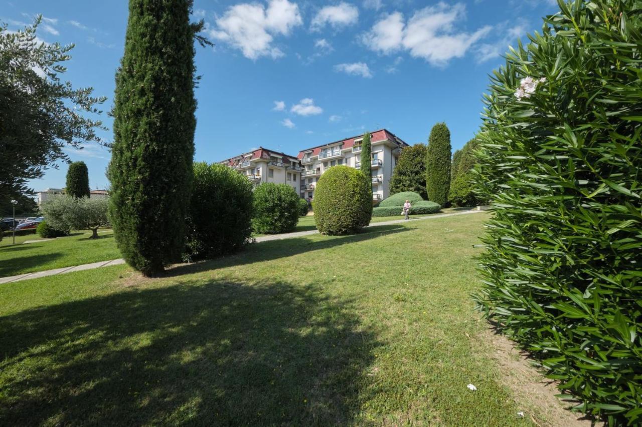 Appartamento Floriana Desenzano del Garda Exterior photo