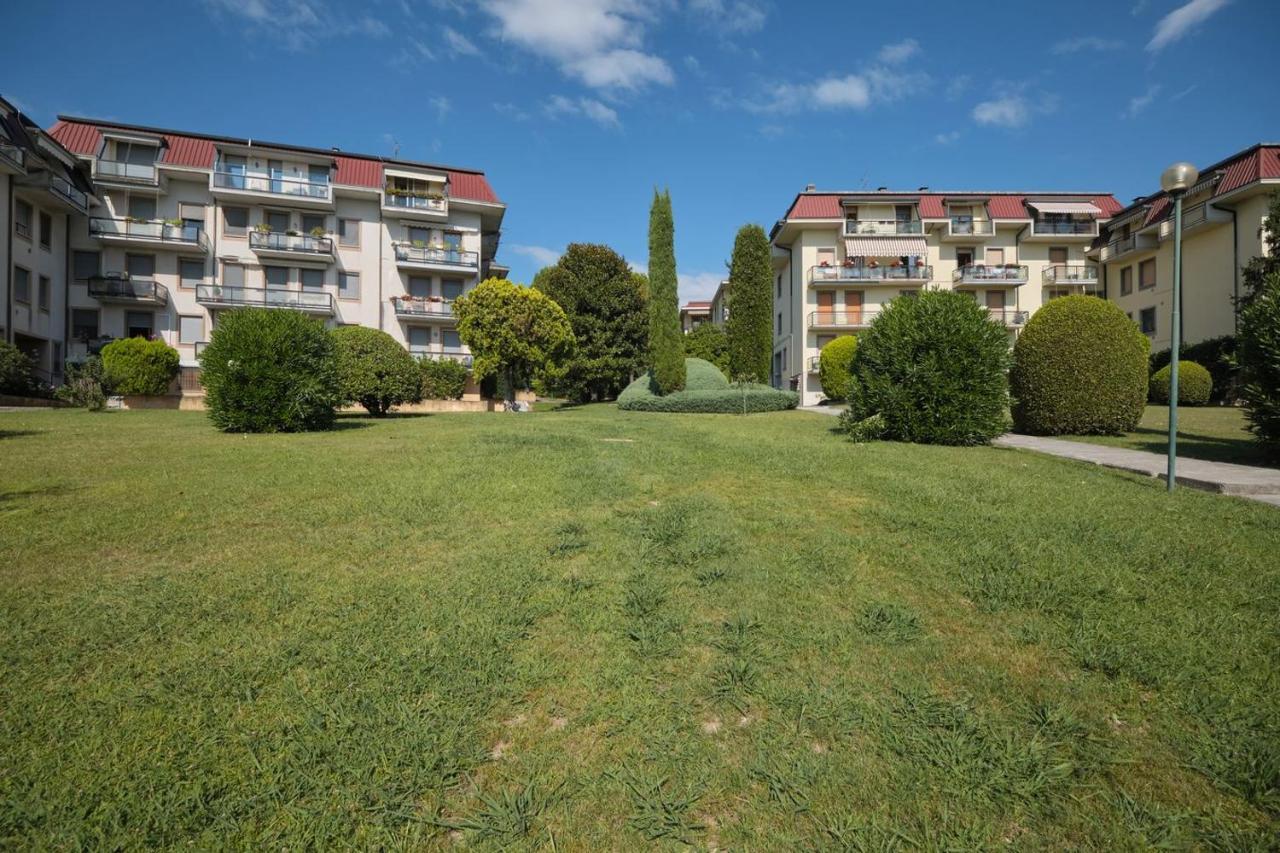 Appartamento Floriana Desenzano del Garda Exterior photo